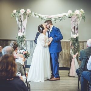 Meet your Posher, Dustin